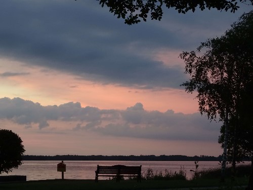 Romantic atmosphere with a empty seat to enjoy to soak it in